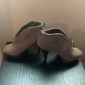 Carlos Santana Boutique Brown Booties